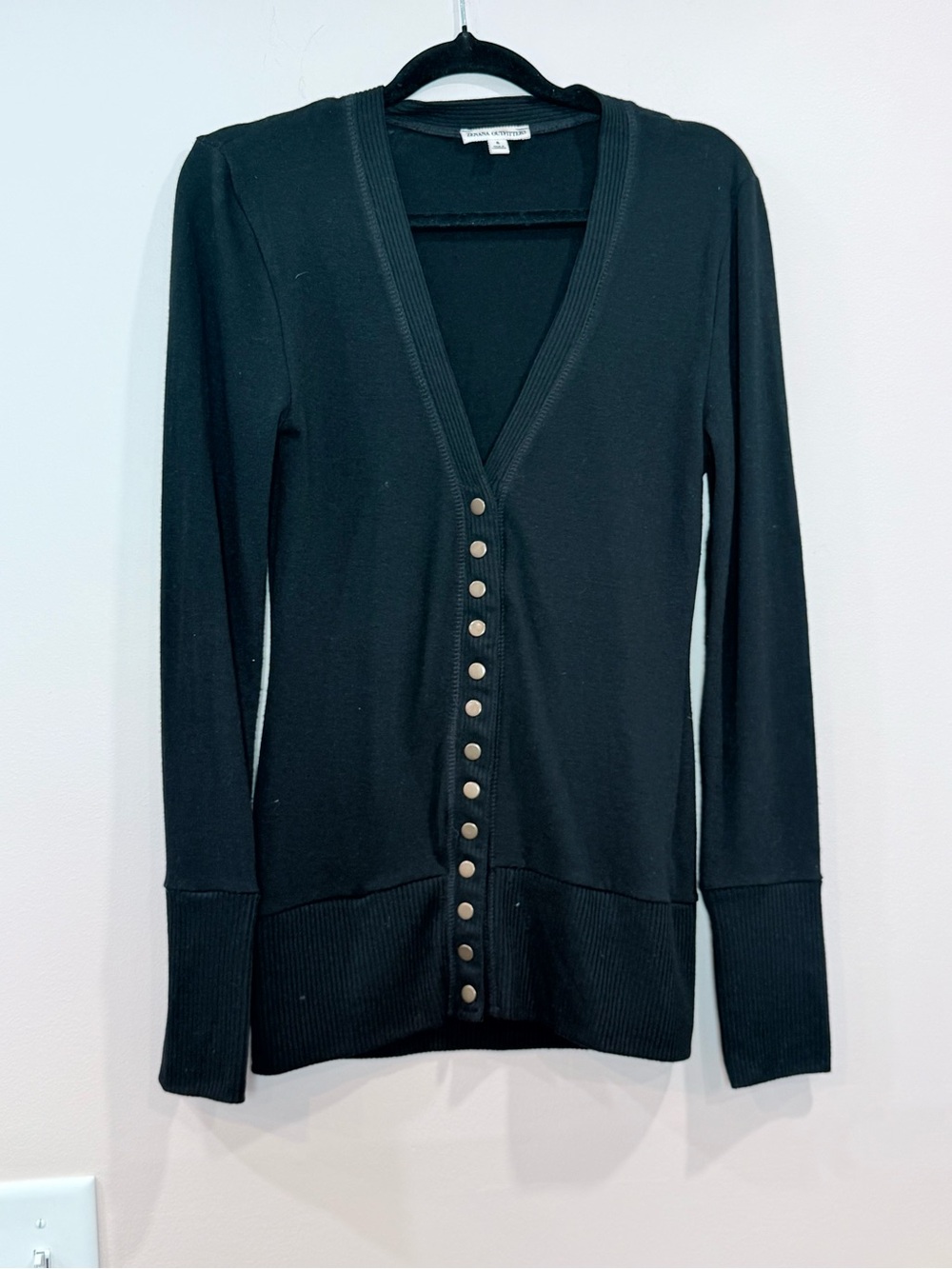 🔥Zenana Women’s Black Button-Front V-Neck Sweater Size S EC🔥